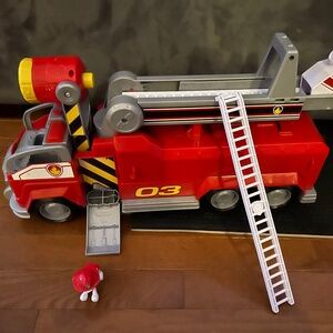 Paw Patrol, Marshall’s Transforming Movie City Fire Truck with Extending Ladder,